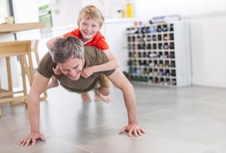 5 fun and easy exercises to train with kids at home